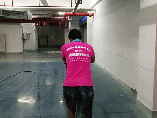 廈門金帝中洲濱海城地下車庫，金剛砂地坪和固化劑地坪